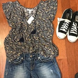 Maurices  navy blue/yellow/pink Top